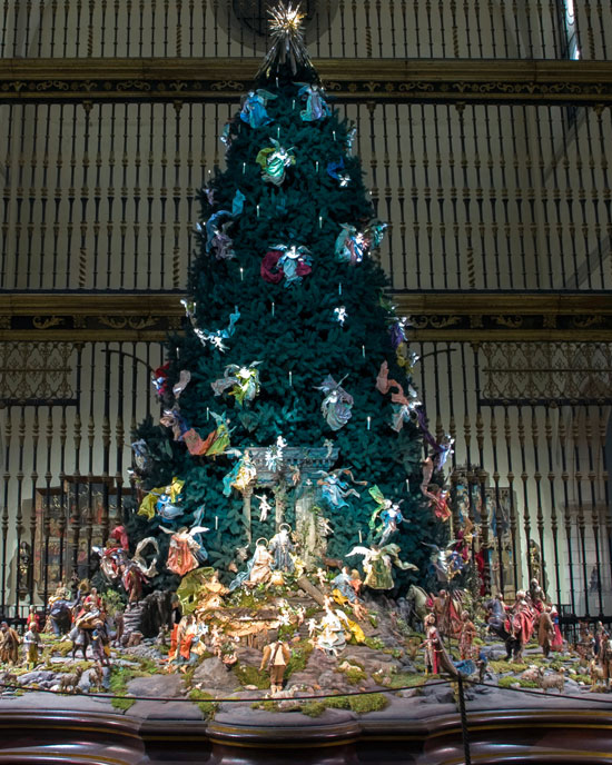 Metropolitan Museum Christmas Tree
